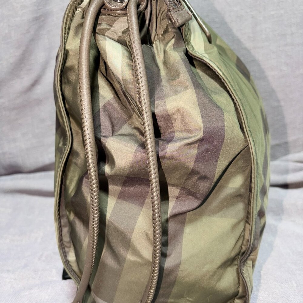 Burberry Green Plaid Tote Bag - Picture 6 of 9